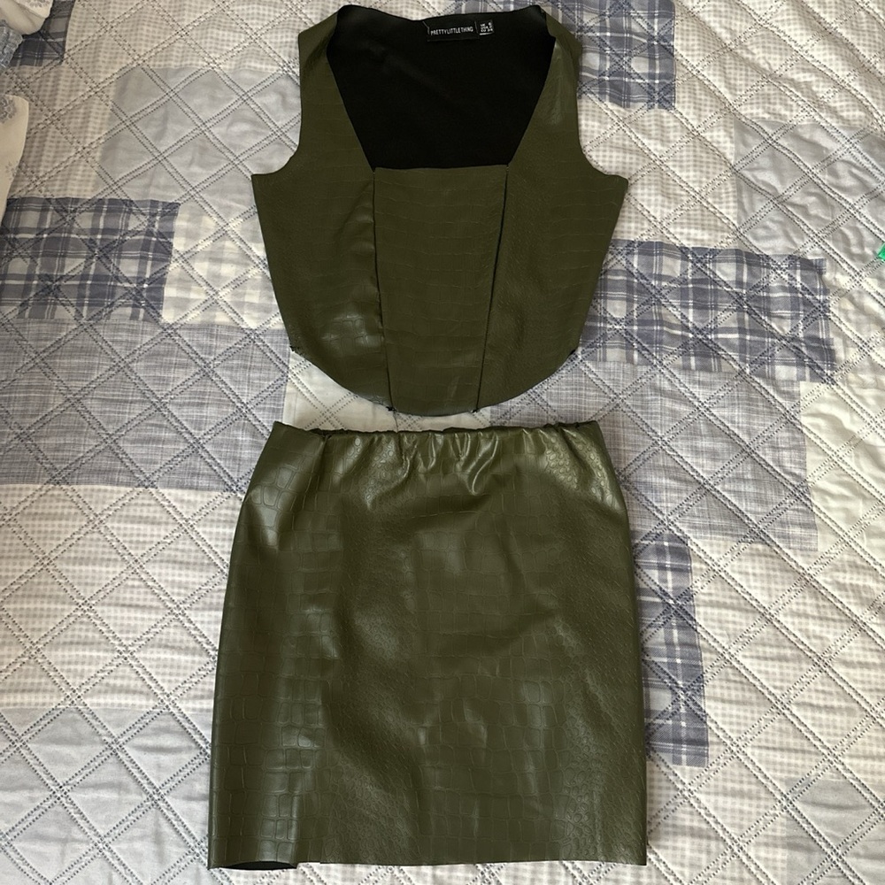 Two piece set